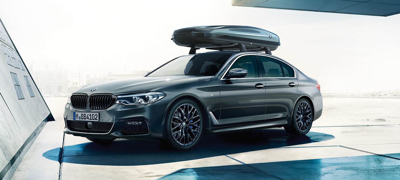 Piederumi, BMW 5. sērijas Sedan, G30 BMW 5. sērijas Sedan G30 ar BMW jumta kasti 520