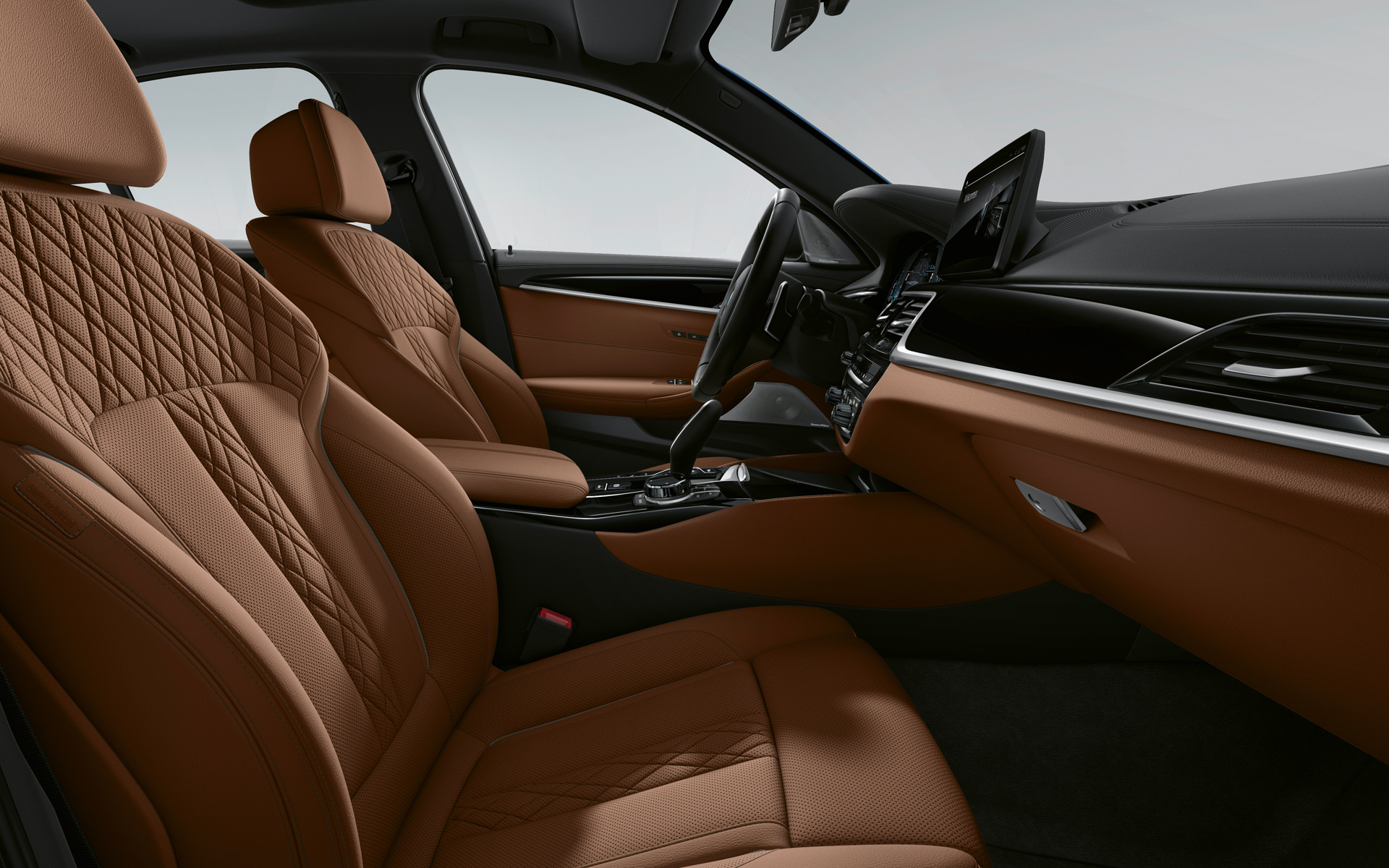 BMW 5. sērijas Sedan G30, LCI, salons ar BMW Individual pilnu Merino ādas apdari – Tartufo krāsa BMW 5. sērijas Sedan G30, atjaunināts, 2020, salons ar BMW Individual pilnu Merino ādas apdari – Tartufo krāsa