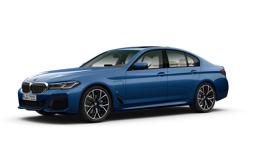 BMW 5. sērijas Sedan (G30), trīs ceturtdaļu priekšpuses skats, stāvošs automobilis BMW 5. sērijas Sedan (G30), trīs ceturtdaļu priekšpuses skats, stāvošs automobilis