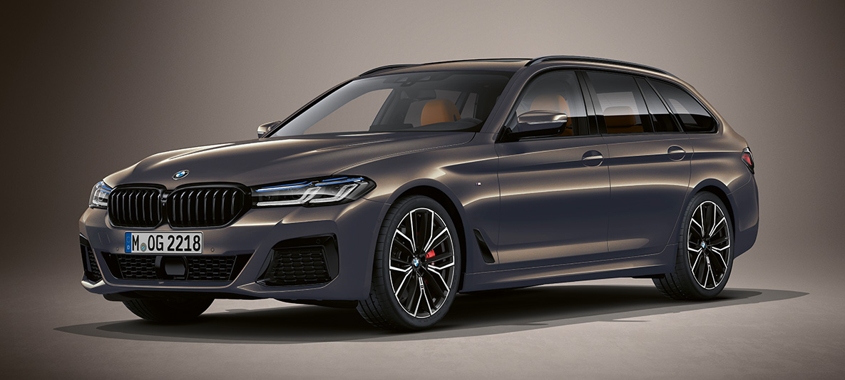 Individual krāsa, BMW 5. sērijas Touring G31 BMW 5. sērijas Touring Individual G31, atjaunināts, 2020, trīs ceturtdaļu priekšpuses skats, stāvošs automobilis