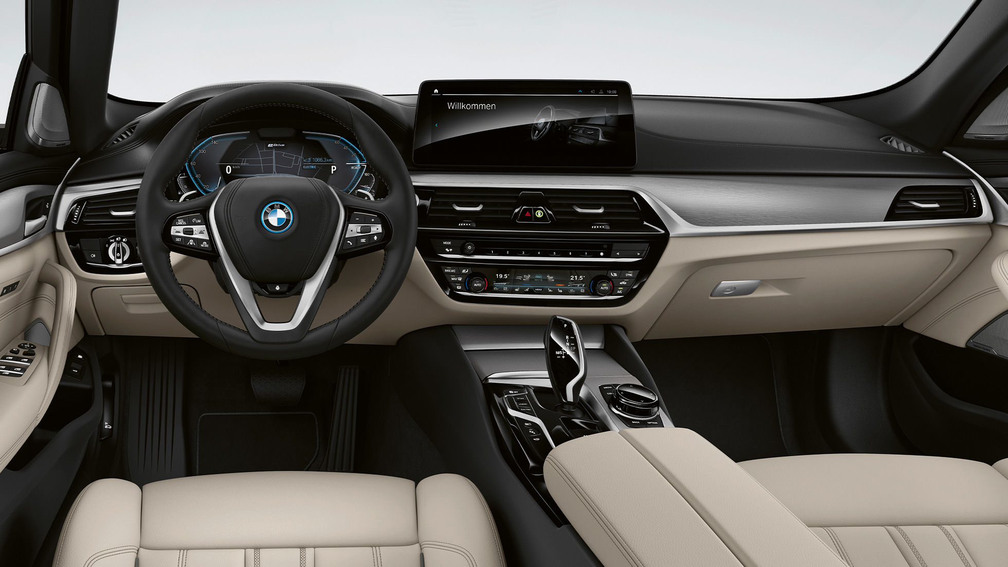Kokpits, BMW 5. sērijas Touring G31, pamata aprīkojums Kokpits, BMW 5. sērijas Touring 530i G31, 2020, pamata aprīkojums, Dakota āda Ivory White krāsā, ekskluzīvs šuvums ar kontrastējošām dekoratīvām maliņām, salons