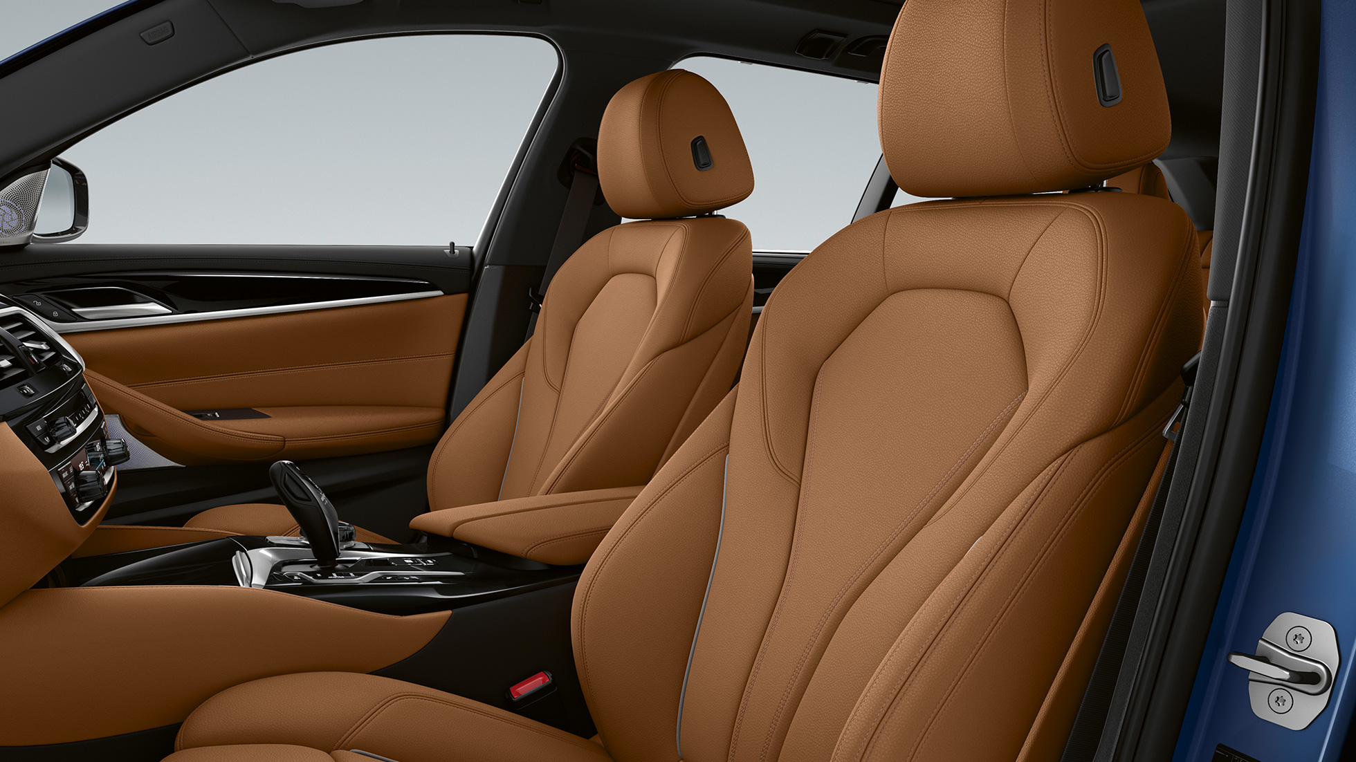 Apdare, BMW 5. sērijas Touring G31, M sporta pakotne Dakota ādas apdare Cognac krāsā, ekskluzīvs šuvums, BMW 5. sērijas Touring 530e G31, 2020, M sporta pakotne, salons