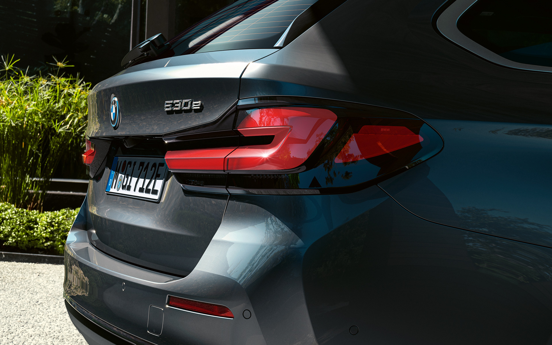 Trīsdimensiju aizmugurējie lukturi, BMW 5. sērijas Touring, G31, LCI Trīsdimensiju aizmugurējie lukturi, BMW 5. sērijas Touring G31, atjaunināts, 2020, Sophisto Grey krāsa, tuvplāns, aizmugure