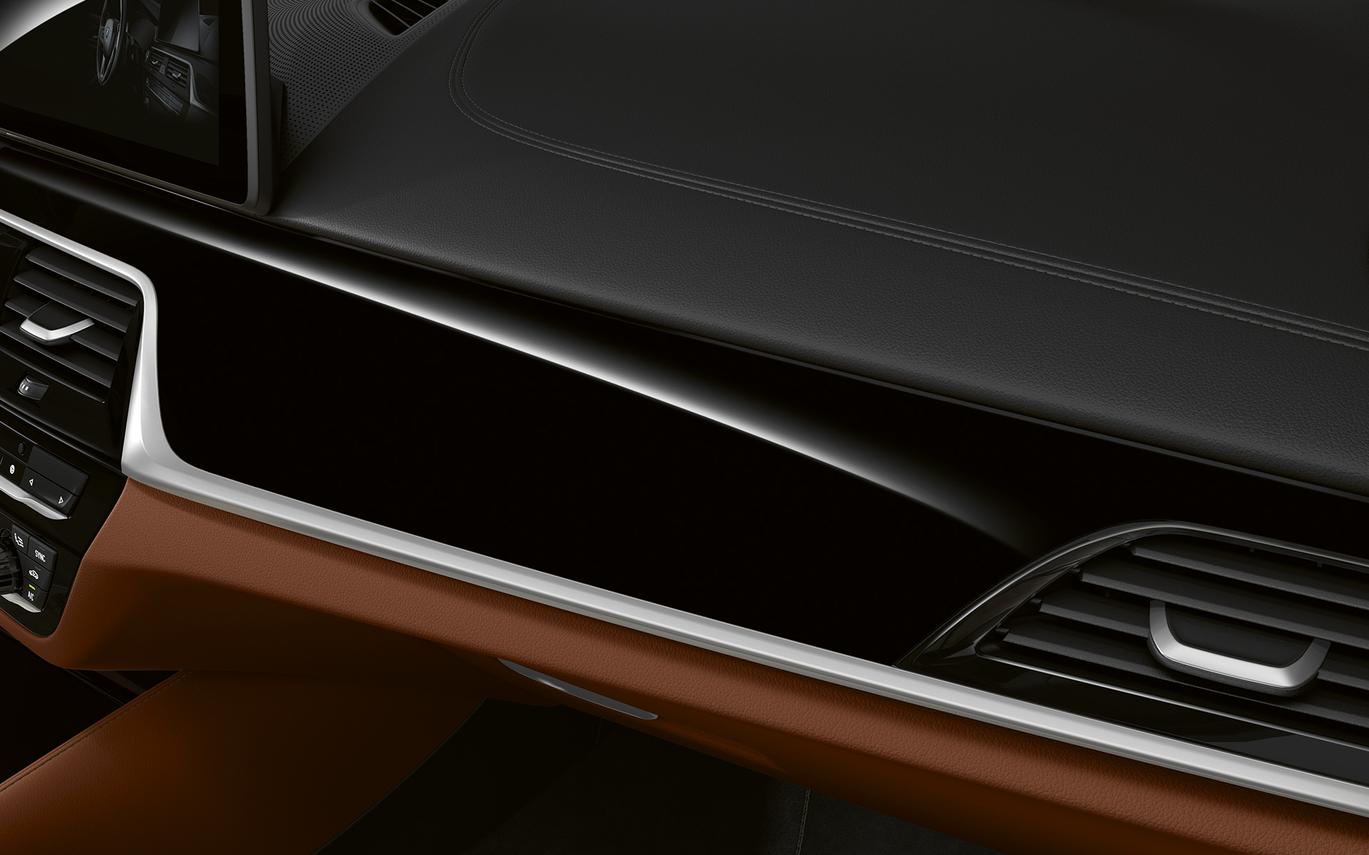 BMW 5. sērijas Touring G31, LCI, detalizēts kokpits, apdares elementi Piano Black krāsā ar Pearl Chrome apdares elementu BMW 5. sērijas Touring, G31, atjaunināts, 2020, detalizēts kokpits, apdares elementi Piano Black krāsā, apdares elements Pearl Chrome krāsā