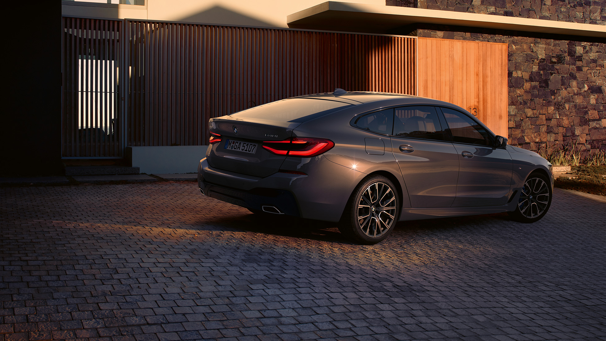 Aizmugurējās daļas dizains, BMW 6. sērijas Gran Turismo, G32, 2020 Aizmugurējās daļas dizains, BMW 6. sērijas Gran Turismo 640i xDrive G32, 2020, Bernina Grey krāsa, aizmugures skats