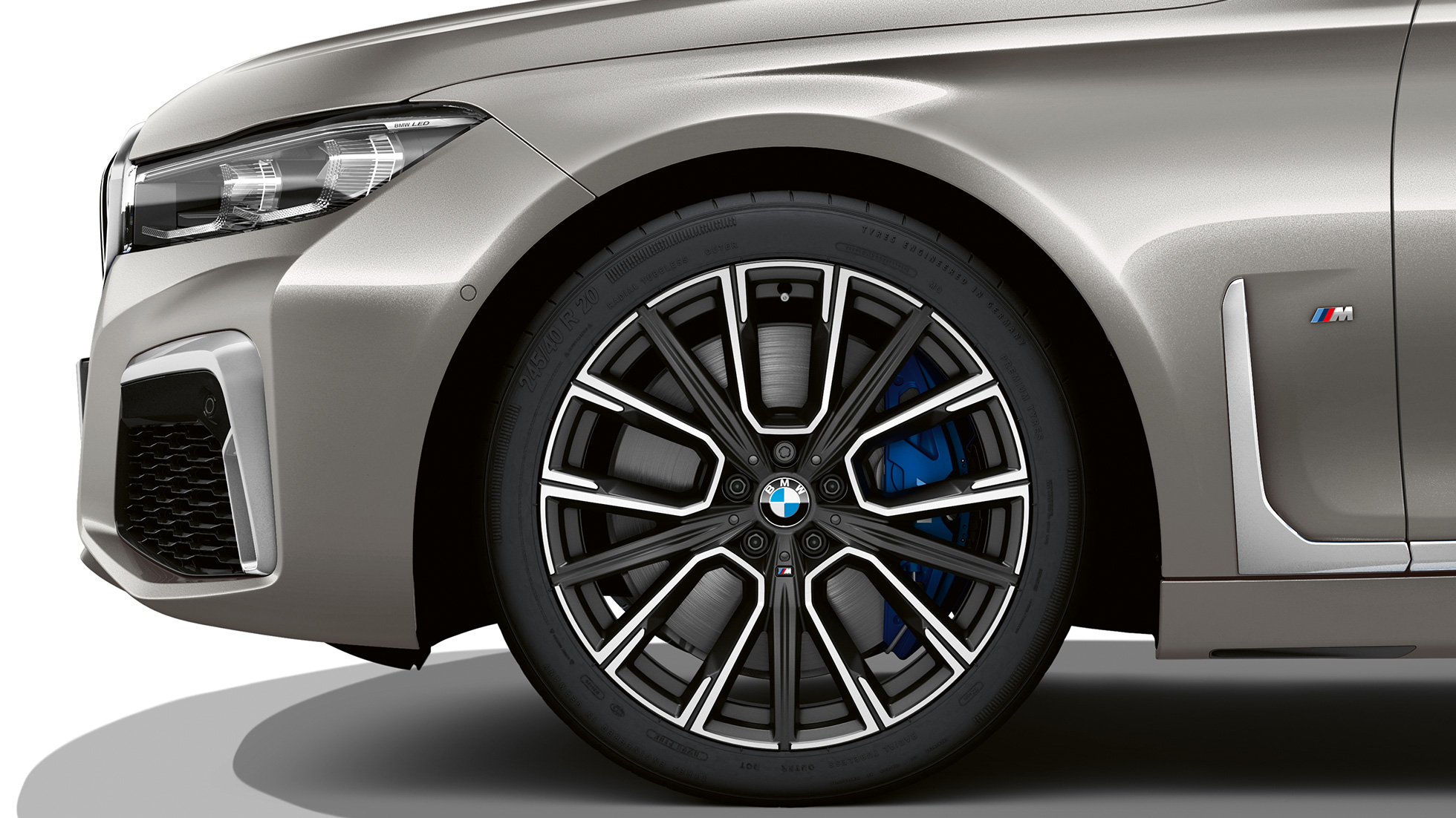 BMW 7. sērijas Sedan ar M sporta pakotni, diski BMW 7. sērijas Sedan ar M sporta pakotni: disku tuvplāns