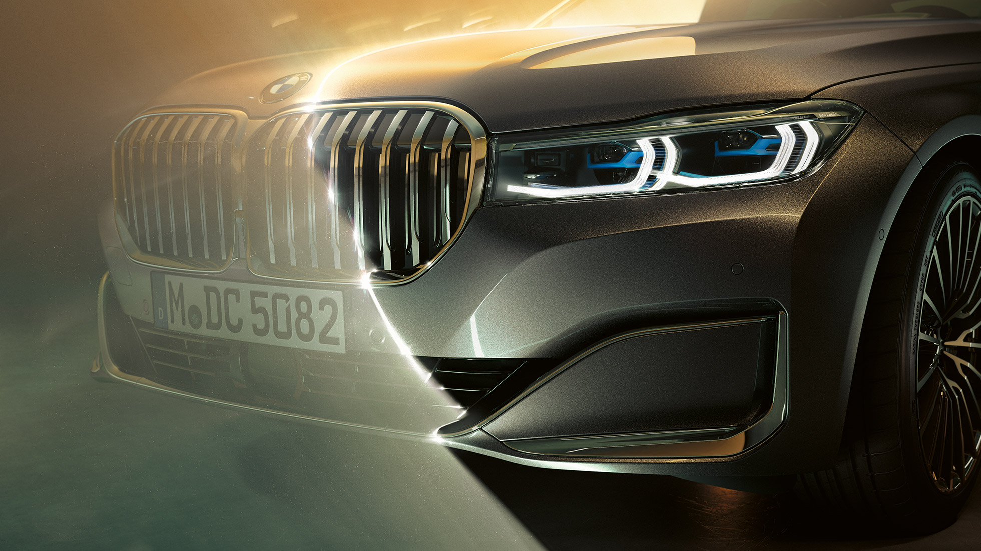 BMW 7. sērijas Sedan elipsveida režģis un Laserlight BMW 7. sērijas Sedan: priekšpuses tuvplāns ar lielu elipsveida režģi un Laserlight