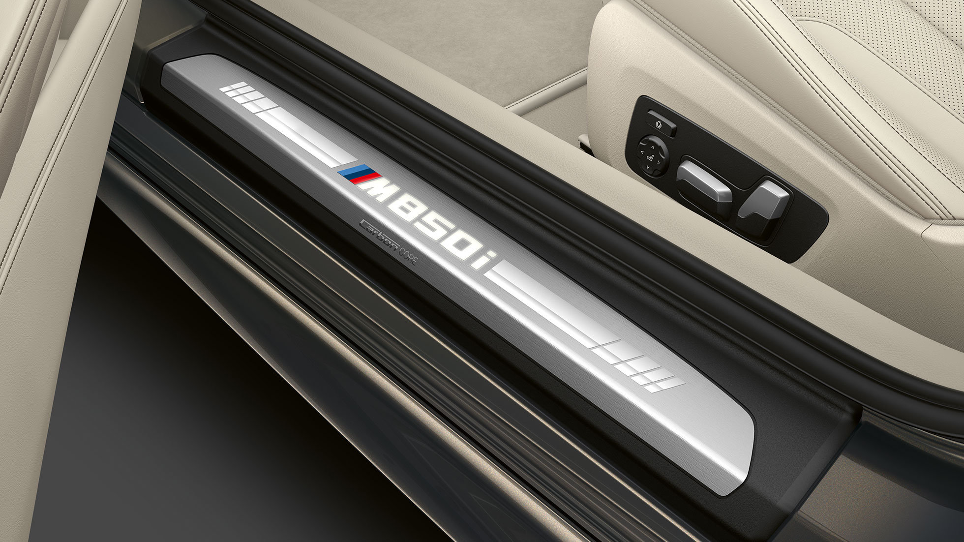 BMW M850i xDrive, metāliskā Dravit Grey krāsā, durvju sliekšņi. BMW M850i xDrive, metāliskā Dravit Grey krāsā, durvju sliekšņi.