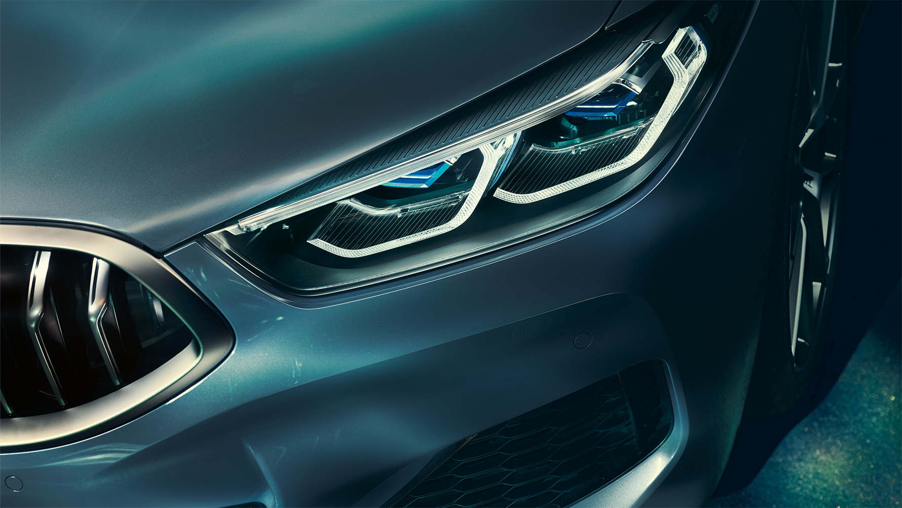 BMW 8. sērija, lāzera gaisma BMW 8. sērijas Coupé priekšdaļas lāzera gaismas tuvplāns.