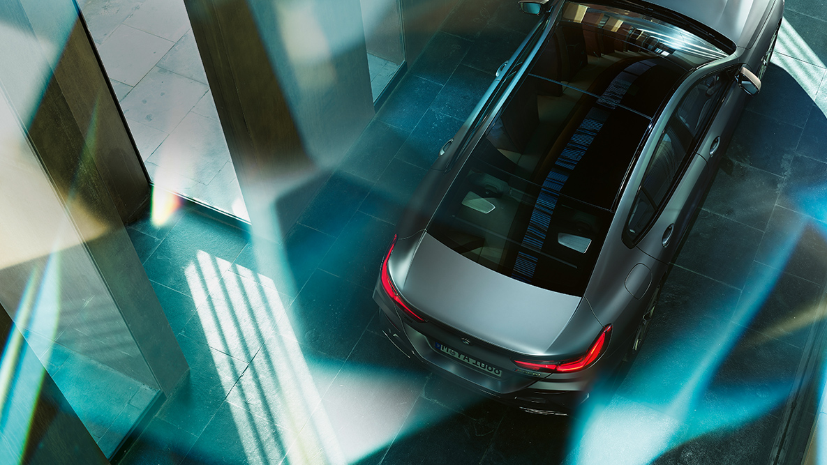 Panorāmas jumta lūka ar lielām stikla virsmām BMW 8. sērijas Gran Coupé, panorāmas jumta lūka ar lielām stikla virsmām