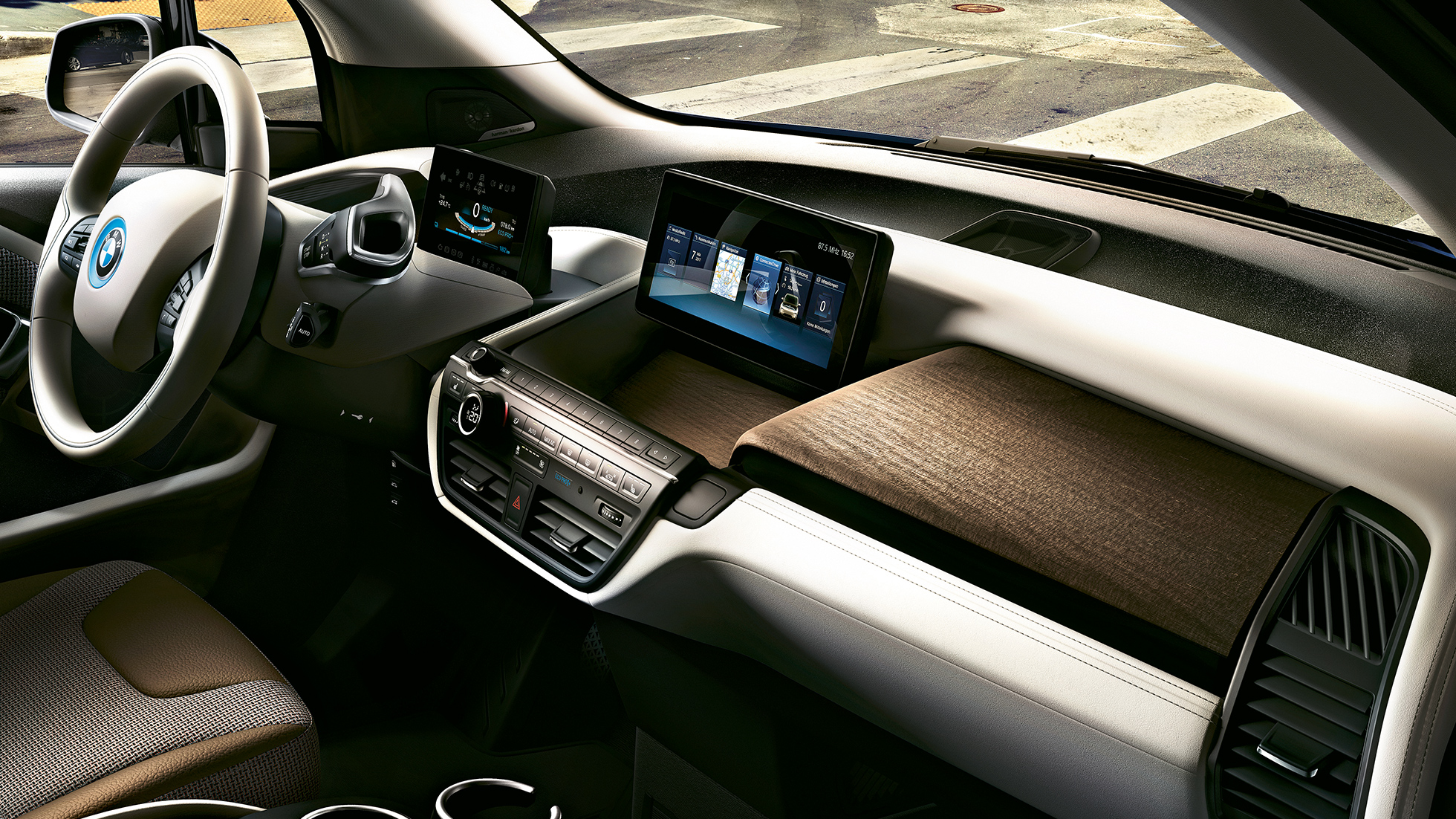 BMW i3 2018, salons BMW i3 I01 2018, salona vadības displejs