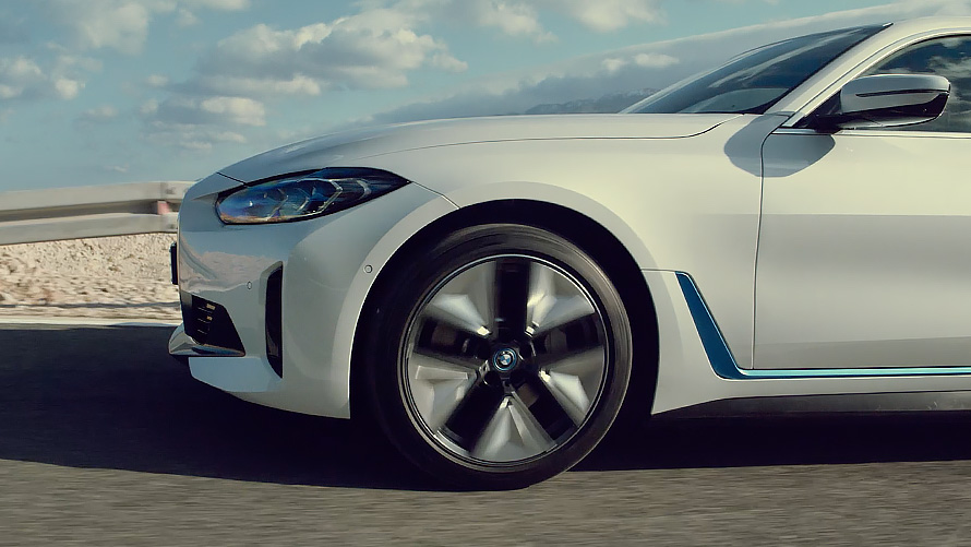 Video par pilnībā elektriskā BMW i4 M50, G26, 2021, braukšanas dinamiku un paātrinājumu Video par pilnībā elektriskā BMW i4 M50, G26, 2021, braukšanas dinamiku un paātrinājumu