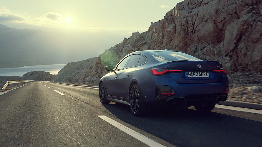 Video par pilnībā elektriskā BMW i4 M50, G26, 2021 sportiskumu Video par pilnībā elektriskā BMW i4 M50, G26, 2021 sportiskumu