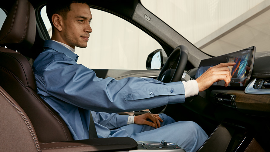 BMW iX1 U11, BEV, salons, skārienvadība BMW iX1, U11, BEV, salons, vadītājs, skārienvadība, izliektais displejs