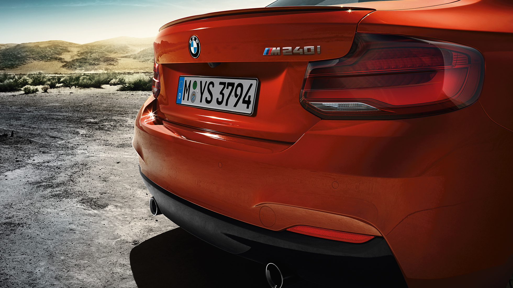 Aizmugures dizains, BMW M240i Coupé Aizmugures dizains, BMW M240i Coupé, F22, 2017, metāliska Sunset Orange krāsa, trīs ceturtdaļu aizmugures skats