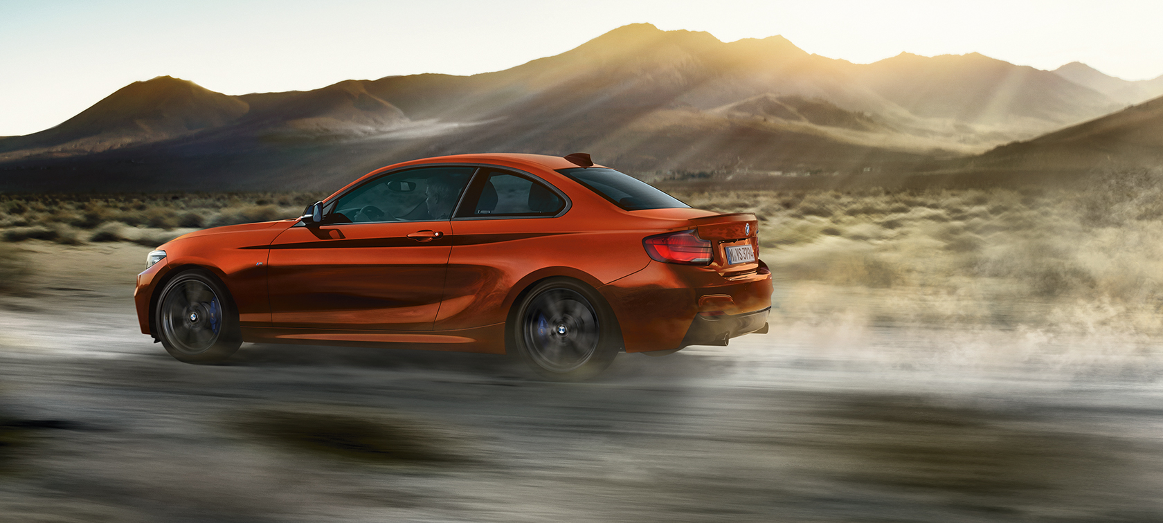 Braukšanas dinamika, BMW M240i Coupé Braukšanas dinamika, BMW M240i Coupé, F22, 2017, metāliska Sunset Orange krāsa, sānskats