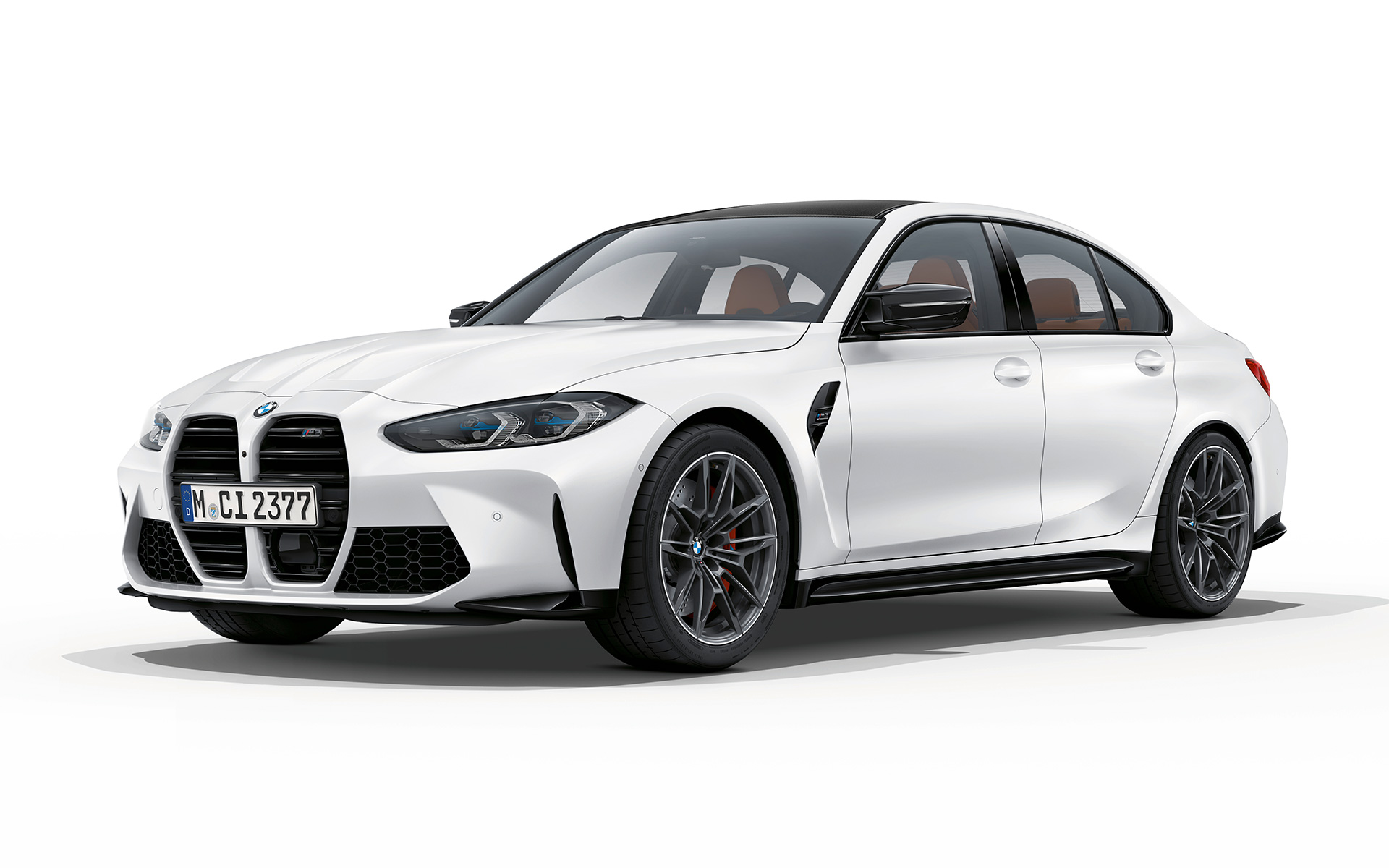 BMW M3 Competition, G80, 2020, metāliska Frozen Brilliant White krāsa, trīs ceturtdaļu priekšpuses skats