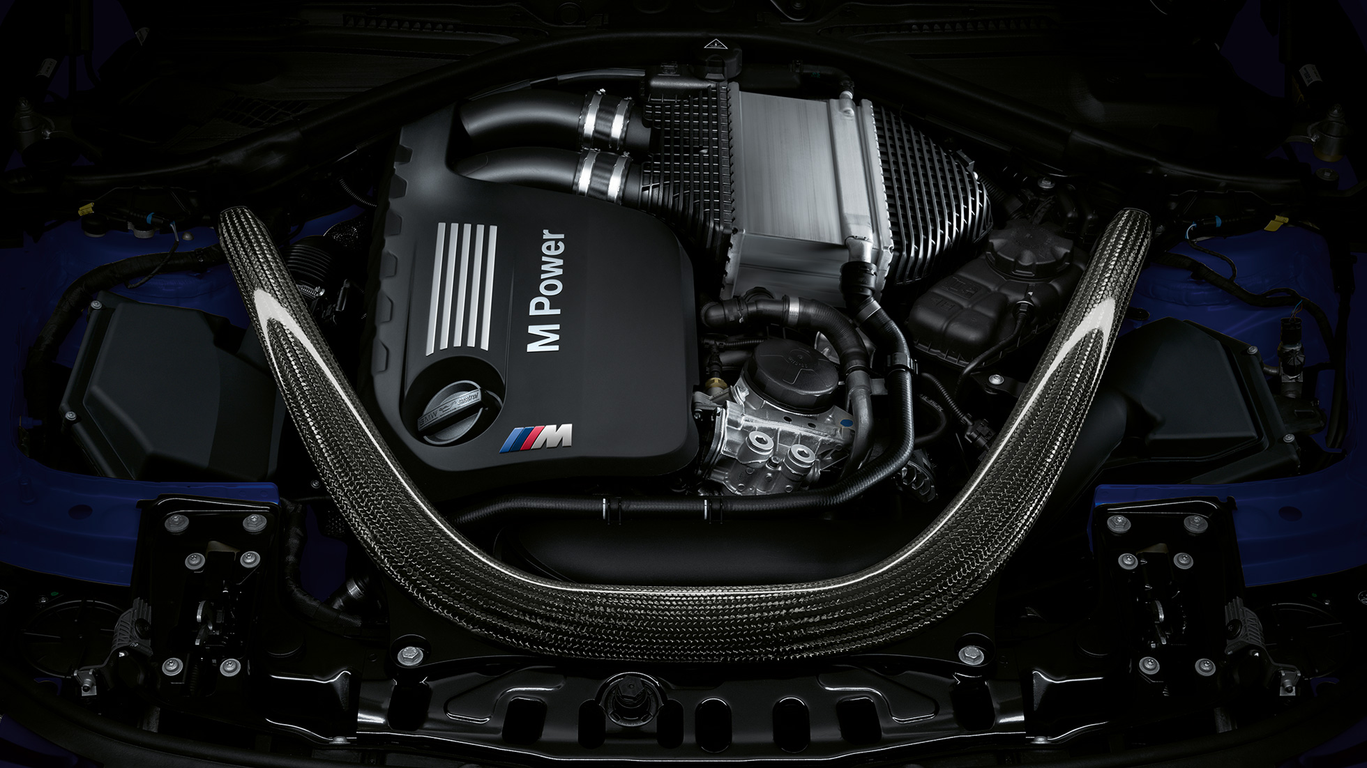 BMW M4 Cabrio sešcilindru benzīna dzinējs BMW M4 Cabrio, M TwinPower Turbo vienrindas sešcilindru benzīna dzinējs