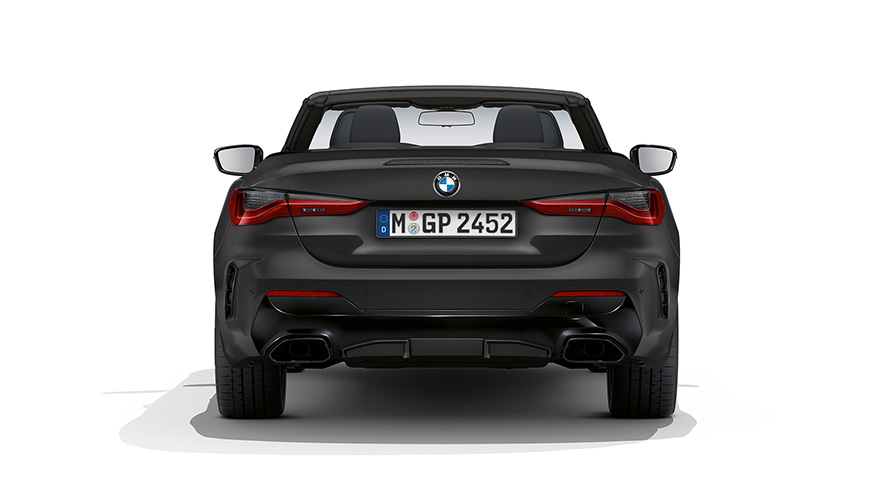 BMW M440i xDrive Cabrio G23, 2020, BMW Individual metāliska Frozen Deep Grey krāsa, aizmugures skats ar nolaistu mīkstā seguma jumtu