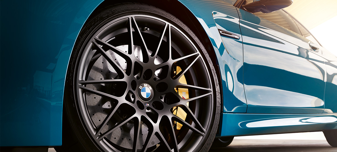 BMW M4 Coupé, M Heritage laidiena diski un riepas BMW M4 Coupé, M Heritage laidiens, speciālais laidiens, diski un riepas