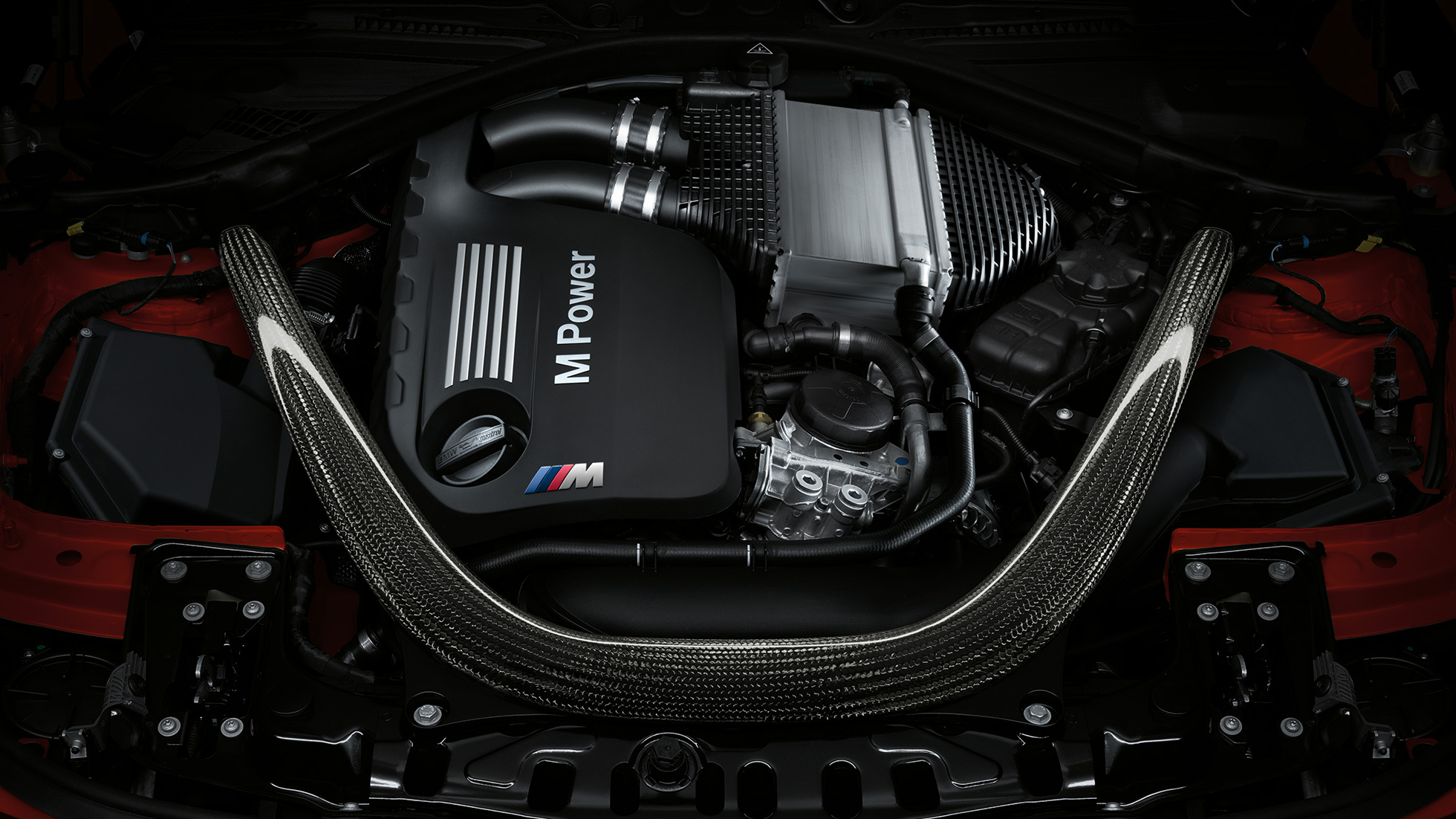 BMW M4 Coupé, sešcilindru benzīna dzinējs BMW M4 Coupé, M TwinPower Turbo vienrindas sešcilindru benzīna dzinējs