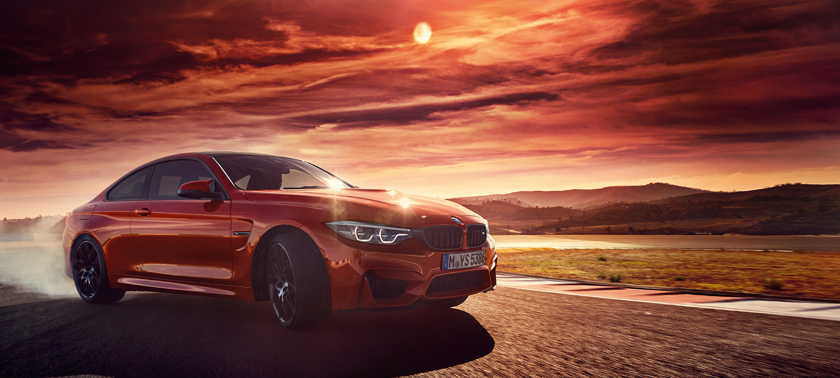 BMW M4 Coupé BMW M4 Coupé, skats no sāna pagriezienā sānslīdē