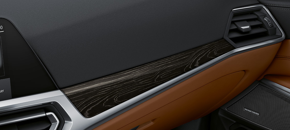 BMW Individual salona smalkkoka apdares elementi, BMW M4 Coupé, G82 2020, salons BMW Individual Fineline smalkkoka apdares elementi, Black krāsa ar sudraba efektu, ar redzamām porām, BMW M4 Coupé, G82, 2020, salons
