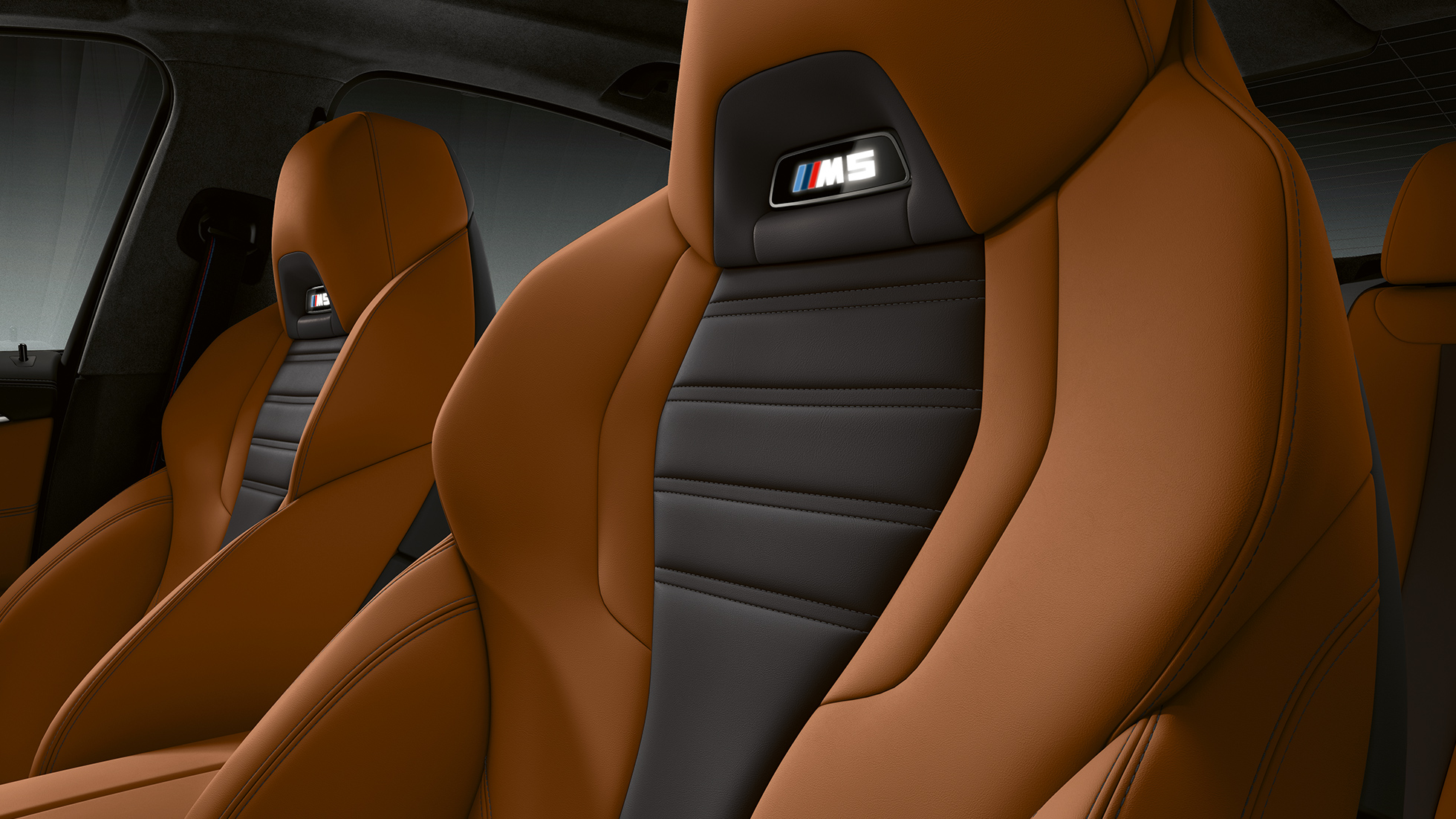 BMW elipsveida režģis. BMW M5 Competition elipsveida dizains skatā no priekšpuses.