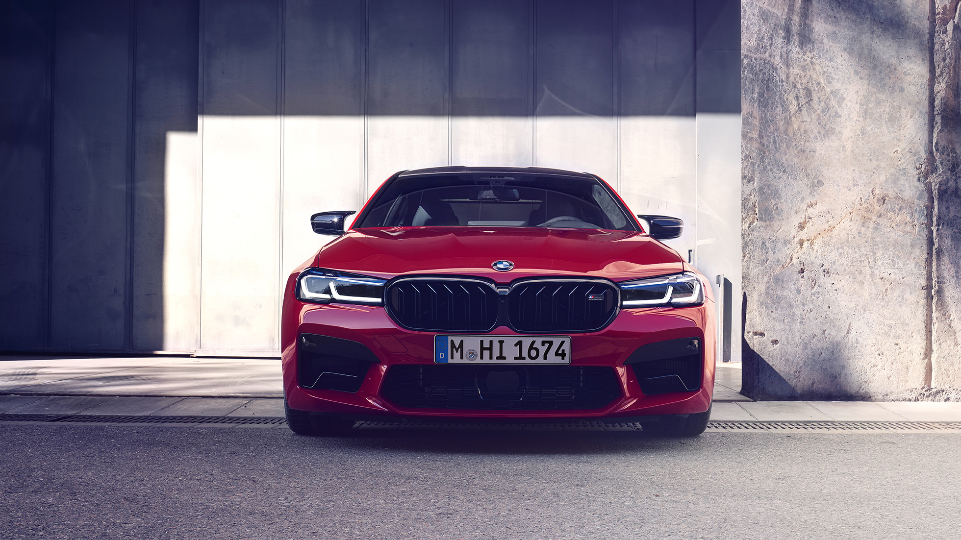 Priekšdaļa ar jaunu elipsveida režģi, BMW M5 Competition, F90, LCI, atjaunināts, 2020 Priekšdaļa ar jaunu elipsveida režģi, BMW M5 Competition, F90, LCI, atjaunināts, 2020, BMW Individual Imola Red krāsa, priekšpuses skats