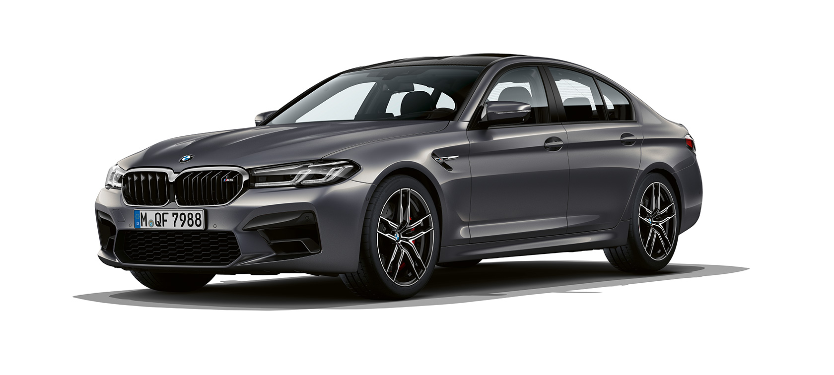 BMW M5 F90, 2020, trīs ceturtdaļu priekšpuses skats BMW M5, F90, LCI, atjaunināts, 2020, metāliska Brands Hatch Grey krāsa, trīs ceturtdaļu priekšpuses skats