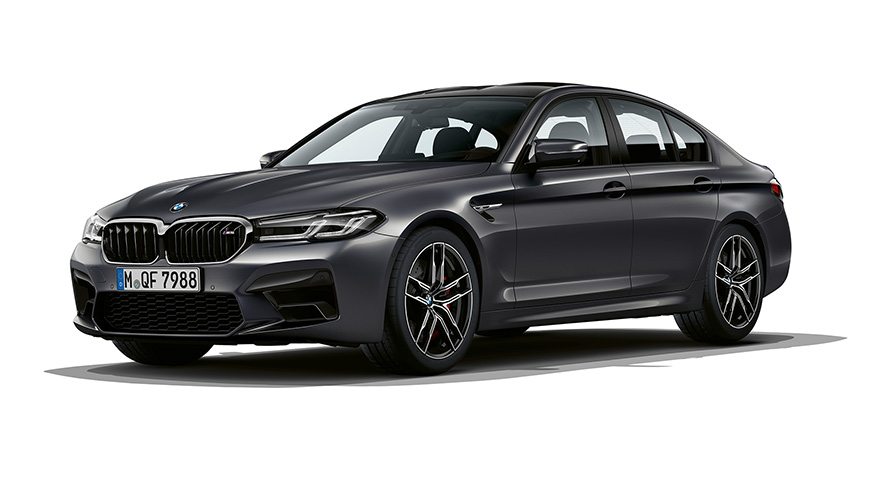BMW M5, F90, LCI, atjaunināts, 2020, metāliska Brands Hatch Grey krāsa, trīs ceturtdaļu priekšpuses skats
