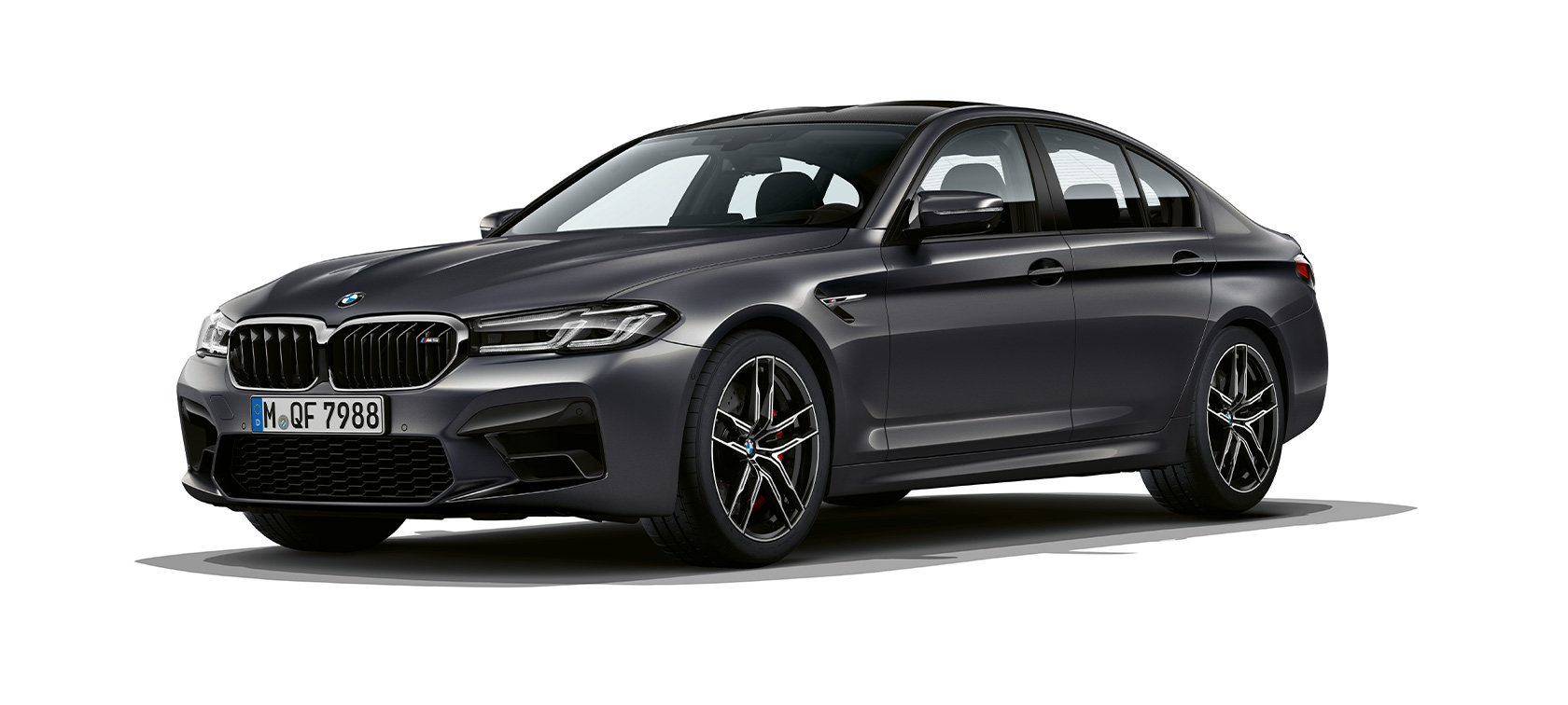BMW M5 F90, 2020, trīs ceturtdaļu priekšpuses skats BMW M5, F90, LCI, atjaunināts, 2020, metāliska Brands Hatch Grey krāsa, trīs ceturtdaļu priekšpuses skats
