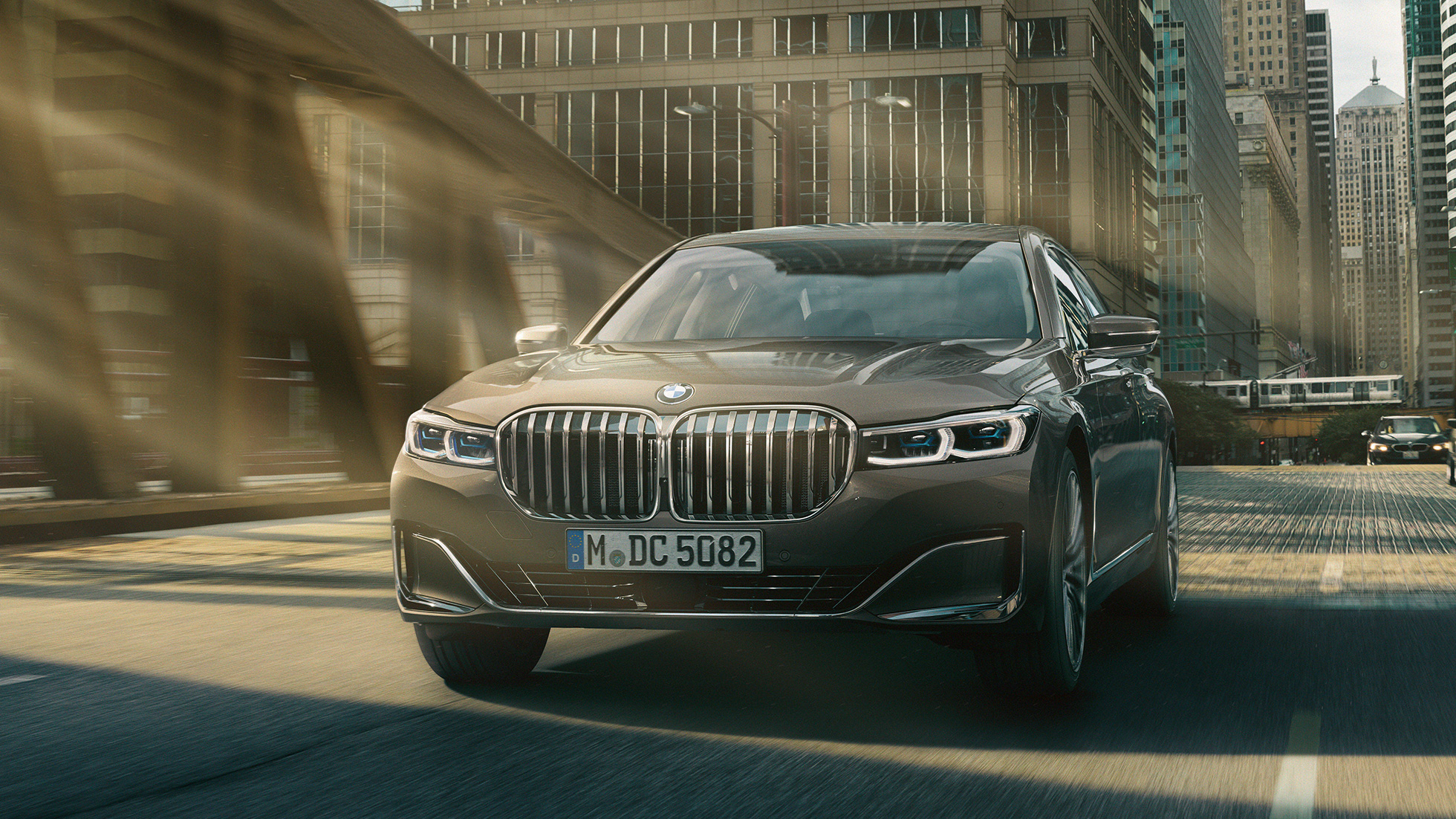 Braukšanas dinamika BMW M760Li xDrive Sedan, braukšanas dinamika