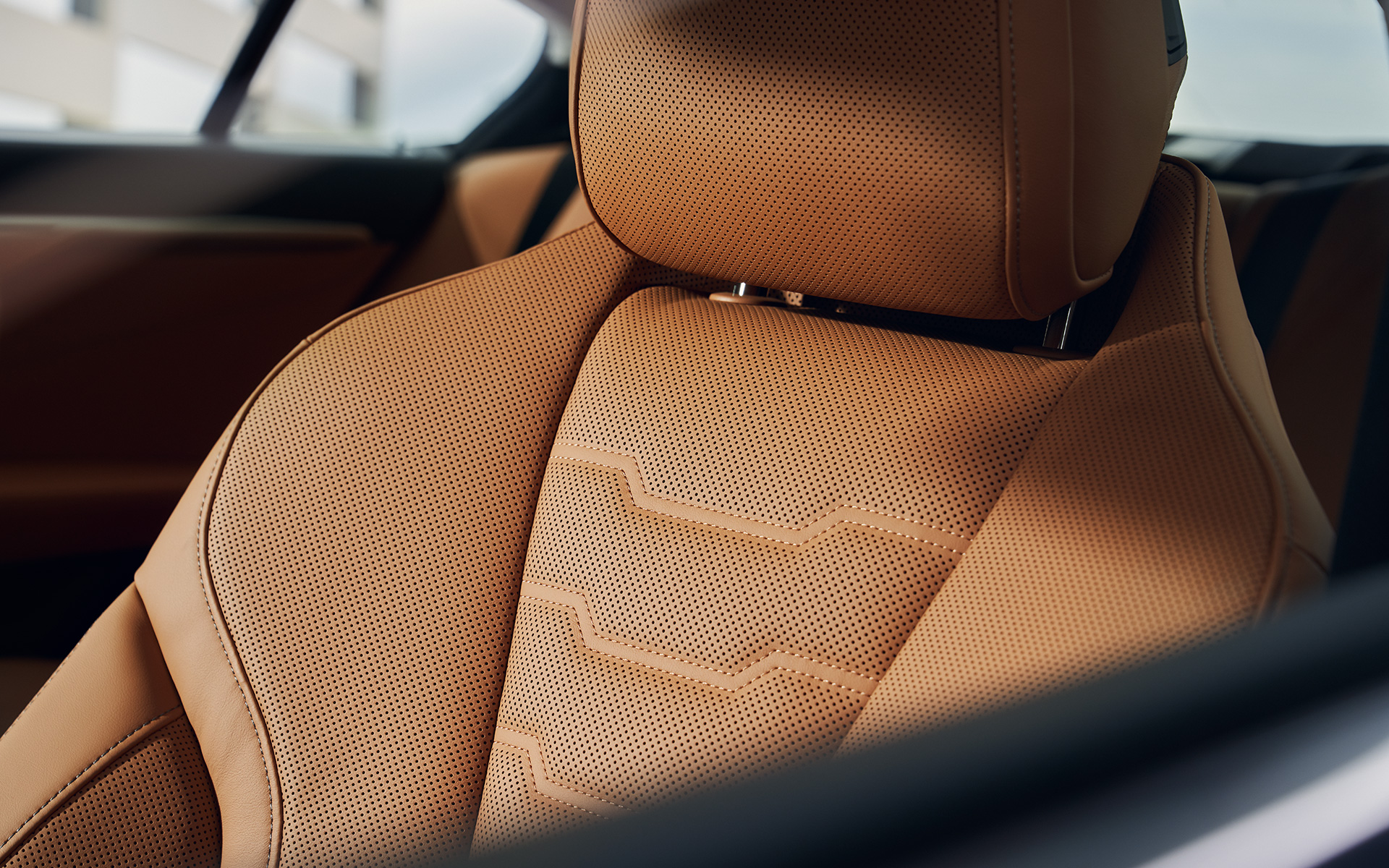 Jaunā BMW M850i xDrive Gran Coupé G16, LCI, atjaunināts, 2022, BMW Individual pilna Merino ādas apdare, Cognac krāsa, tuvplāns
