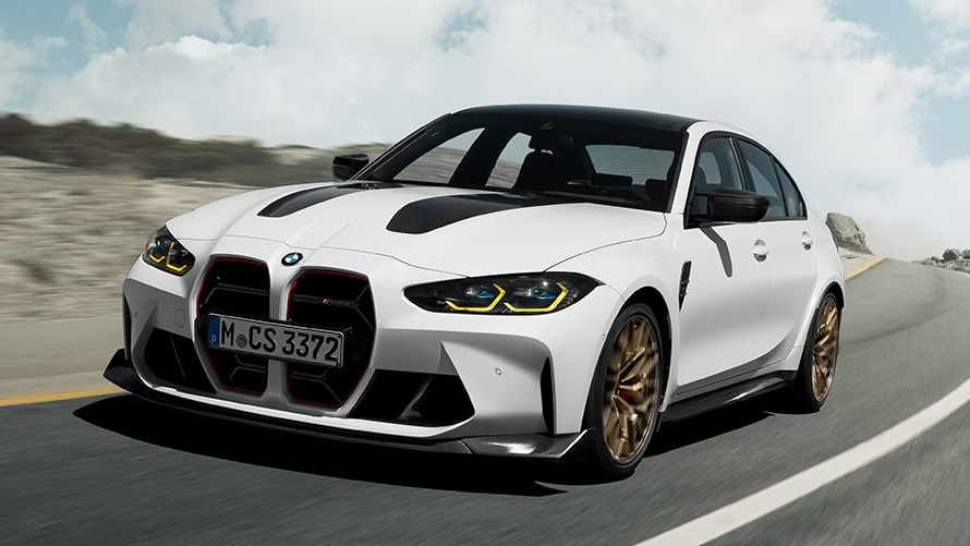 BMW M3 CS, G80, trīs ceturtdaļu priekšpuses skats, braucienā uz ielas BMW M sērija, BMW M3 CS, G80, trīs ceturtdaļu priekšpuses skats, braucienā uz ielas
