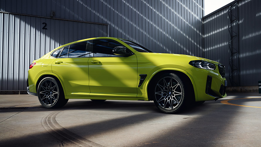 BMW X4 M, F98, sānskats, stāvošs automobilis BMW M sērija, BMW X4 M, F98, sānskats, stāvošs automobilis