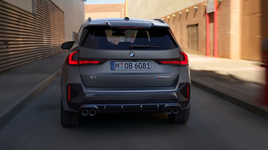 BMW X1 M35i xDrive BMW X1 M35i xDrive, aizmugures skats, braucienā