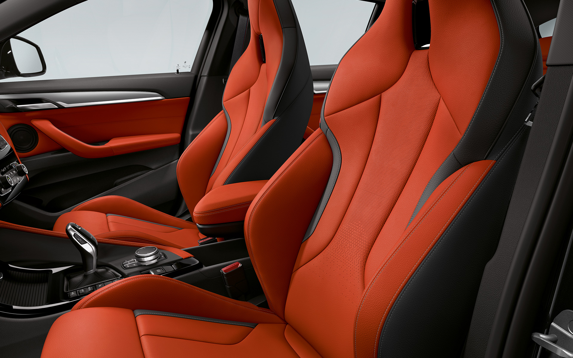 M sporta sēdekļi, BMW X2 M35i (F39), salons