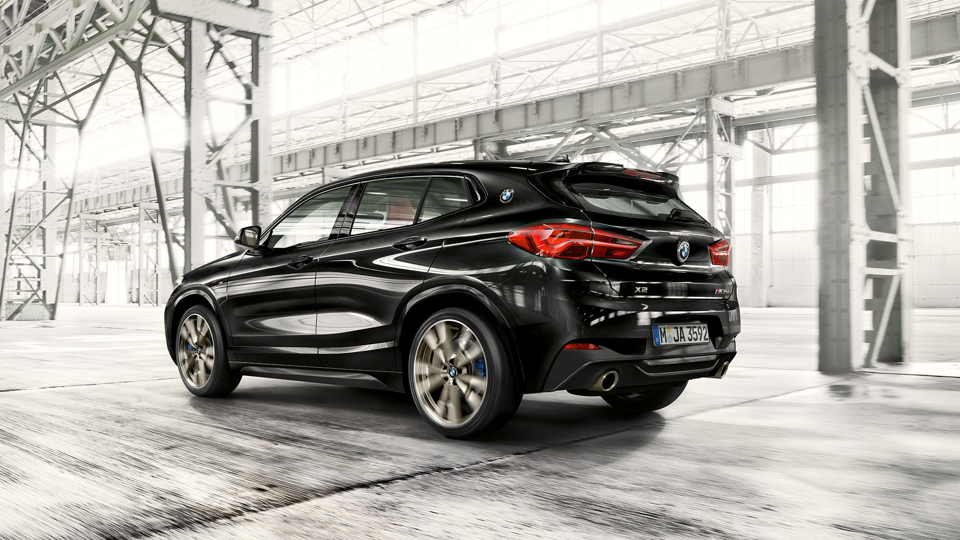 Braukšanas dinamika, BMW X2 M35i Braukšanas dinamika, BMW X2 M35i, metāliska Sapphire Black krāsa, F39 2018, trīs ceturtdaļu aizmugures skats