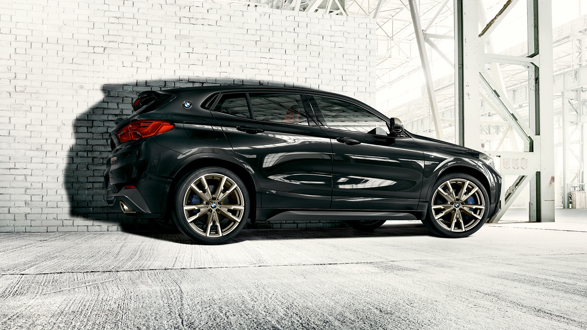Virsbūve, BMW X2 M35i Virsbūve, BMW X2 M35i, metāliska Sapphire Black, F39, sānskats