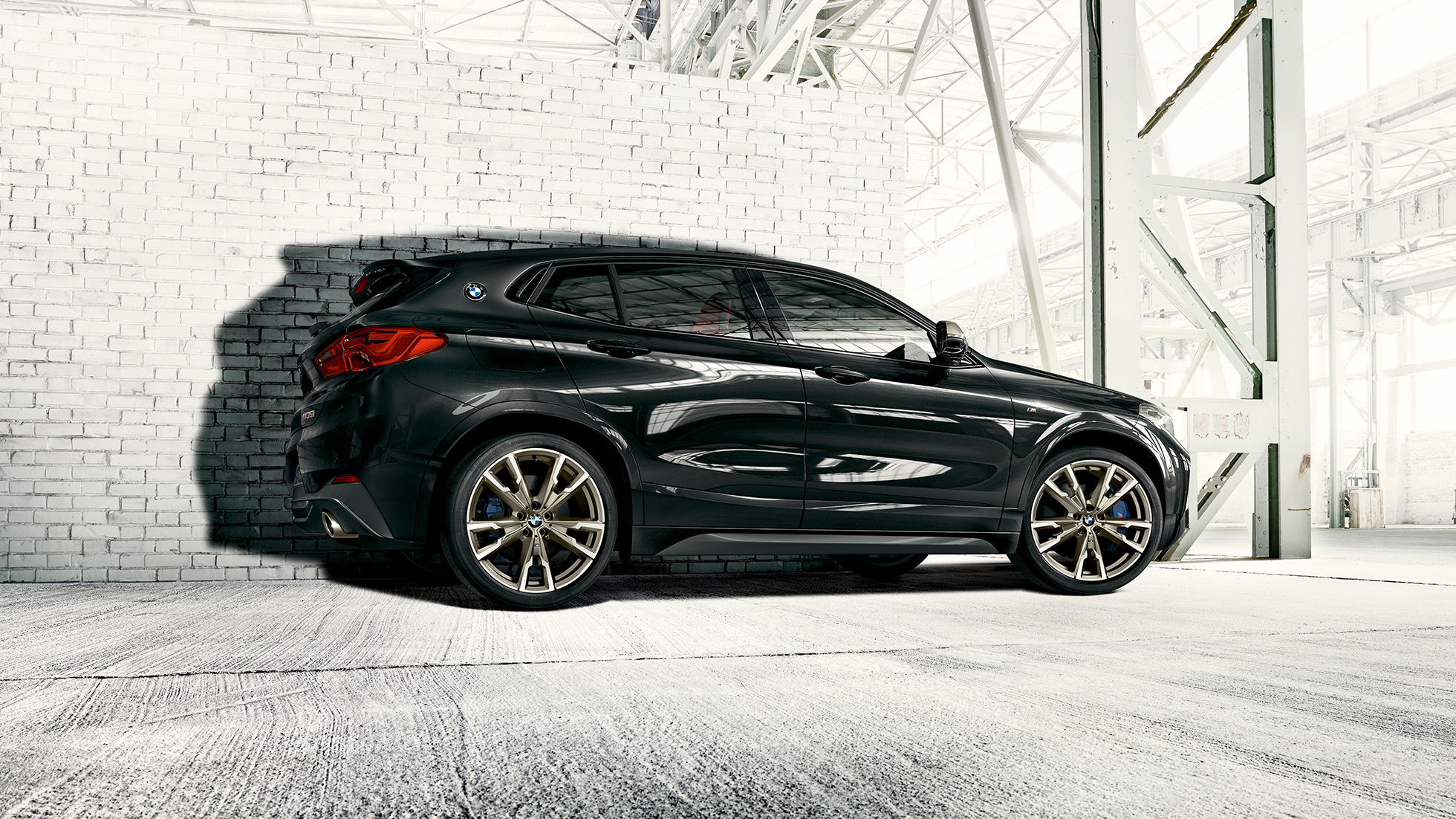 M vieglmetāla diski, BMW X2 M35i M vieglmetāla diski, BMW X2 M35i, metāliska Sapphire Black, F39, sānskats
