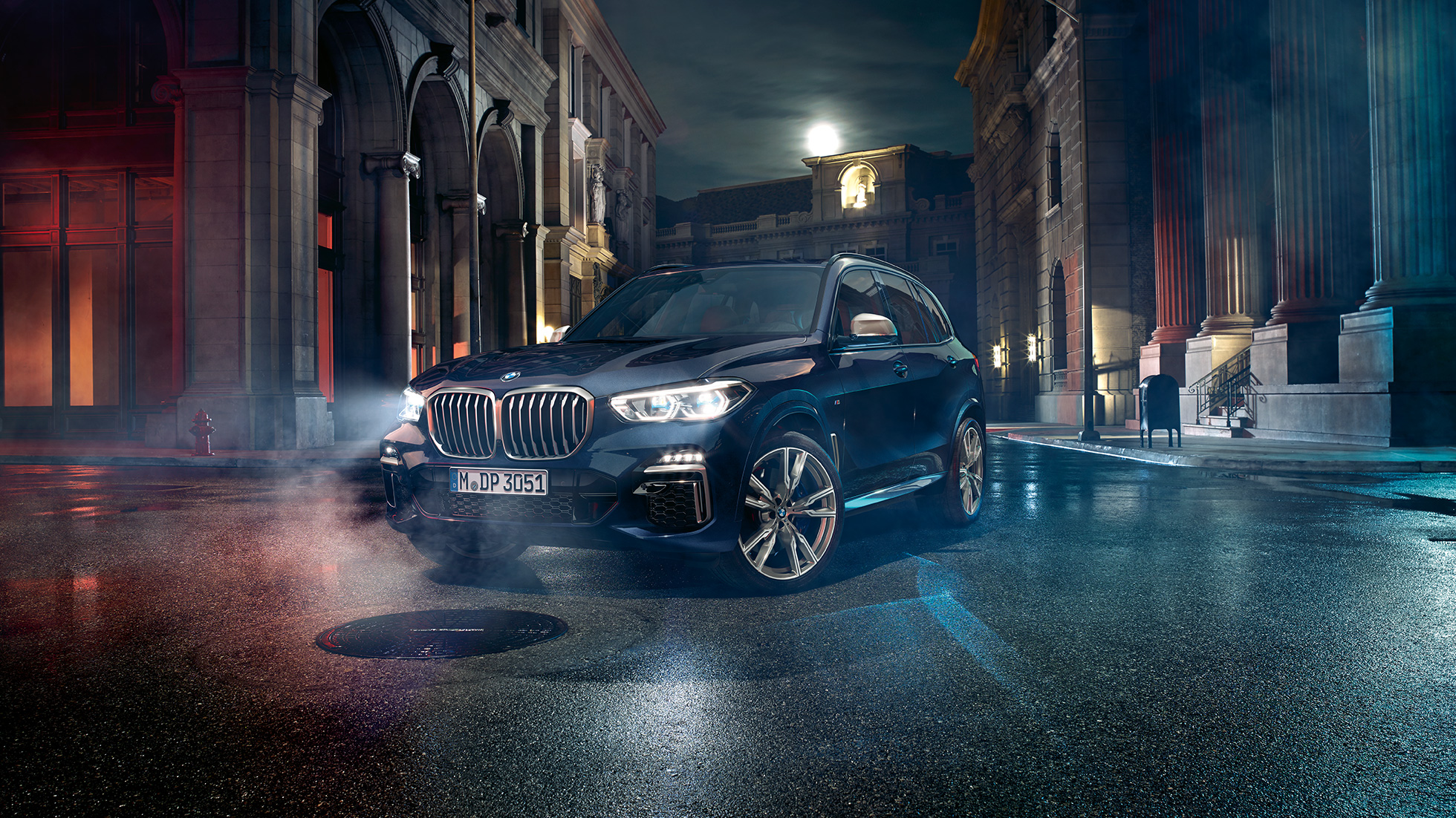 Priekšējie lukturi, BMW X5 M50i Priekšējie lukturi ar X Laserlight, BMW X5 M50i, G05, metāliska Carbon Black krāsa, trīs ceturtdaļu priekšpuses skats