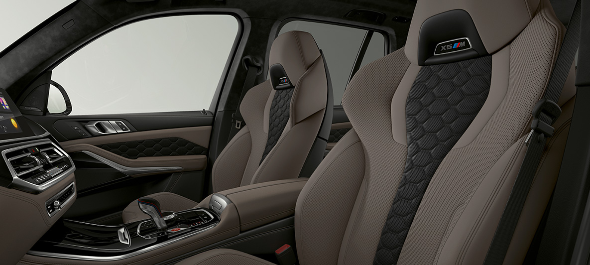 Daudzfunkciju sēdekļi, BMW X5 M F95 M daudzfunkciju sēdekļi ar X5 M logotipu, BMW X5 M F95, 2020, SUV, salons