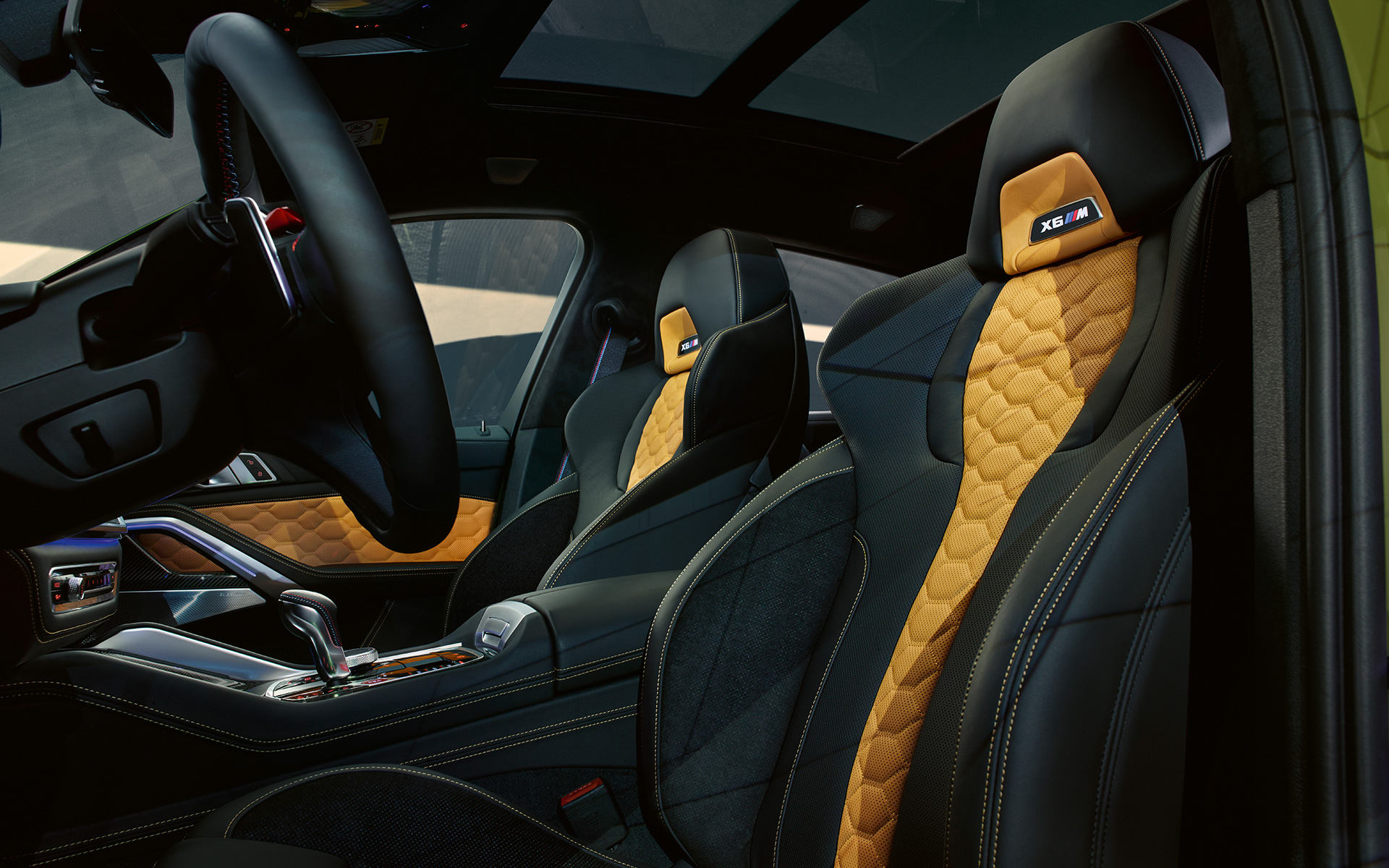 M daudzfunkciju sēdekļi, BMW X6 M Competition F96 M daudzfunkciju sēdekļi ar izgaismotu X6 M logotipu, BMW X6 M Competition F96, 2020, SUV, salons