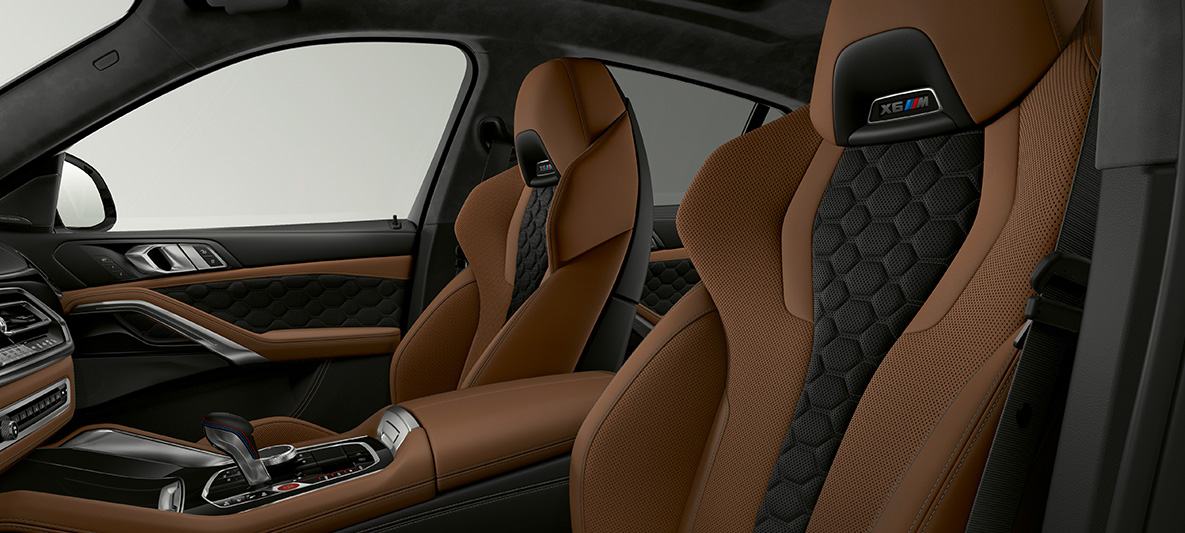 M daudzfunkciju sēdekļi, BMW X6 M F96 M daudzfunkciju sēdekļi ar X6 M logotipu, BMW X6 M, F96, 2020, SUV, salons