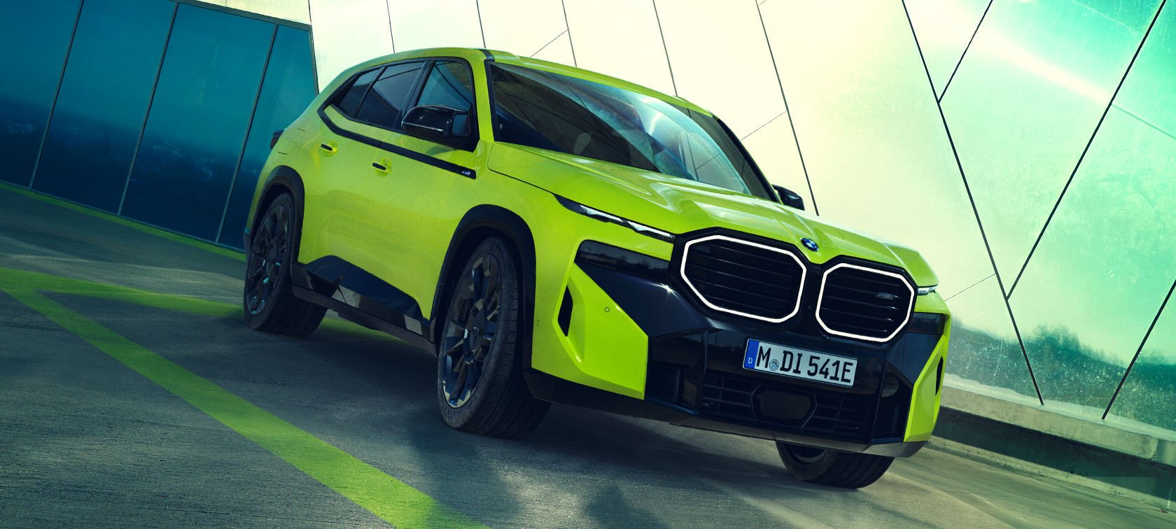 BMW XM 50e, G09, novietots automobilis BMW XM 50e, G09, virsbūve, novietots automobilis