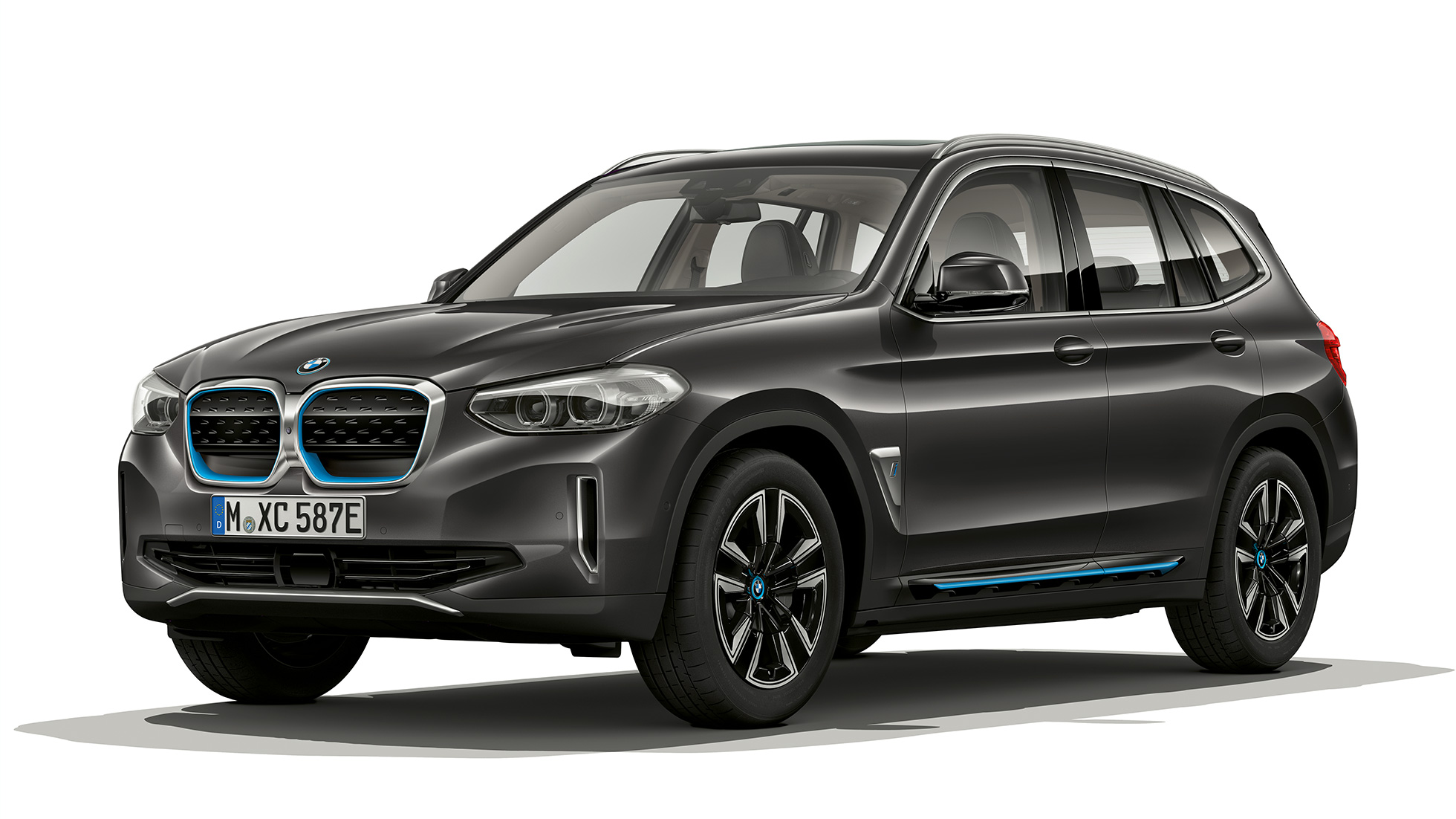 BMW iX3, G08, 2020, Inspiring modelis, trīs ceturtdaļu priekšpuses skats BMW iX3, G08, 2020, Inspiring modelis, Sophisto Grey krāsa ar mirdzošu efektu, trīs ceturtdaļu priekšpuses skats