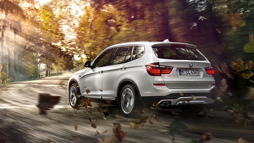 BMW X3, F25, otrā paaudze, trīs ceturtdaļu aizmugures skats, braucienā uz ielas BMW X sērija, BMW X3, F25, otrā paaudze, trīs ceturtdaļu aizmugures skats, braucienā uz ielas