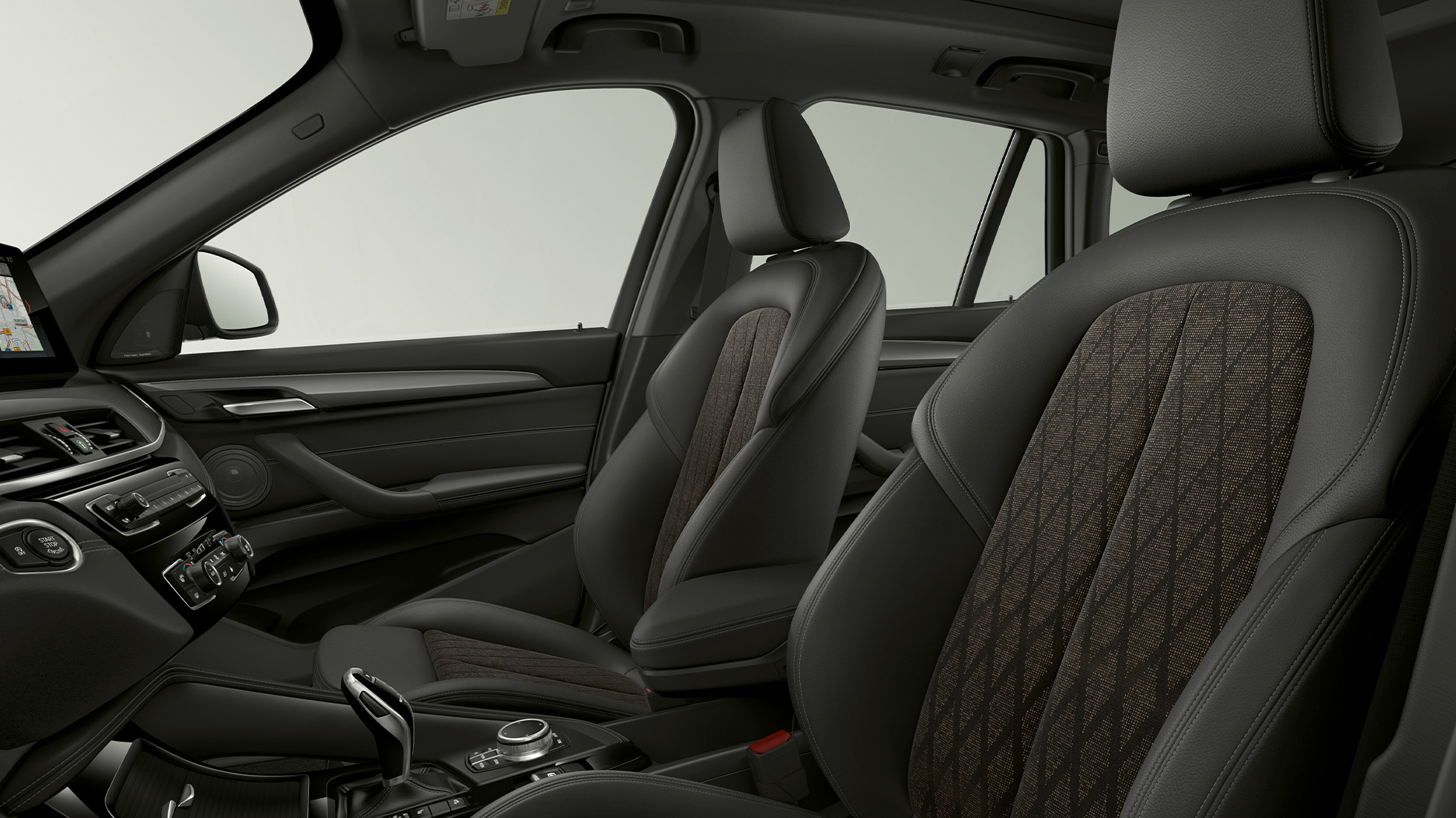 BMW X1, xLine modelis, apdare. BMW X1, xLine modelis, salons ar fokusu uz apdari.