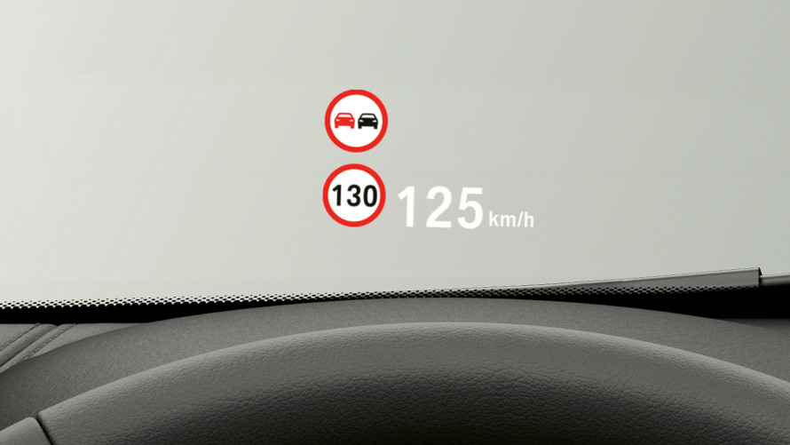 BMW X1, Head-Up displejs. BMW X1 salons, skats uz BMW Head-up displeju.
